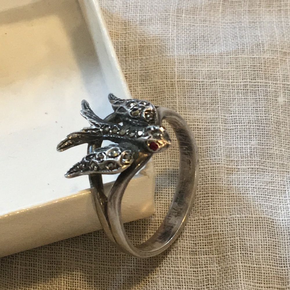 Sterling Silver Vintage Sparrow Marquisate Ring